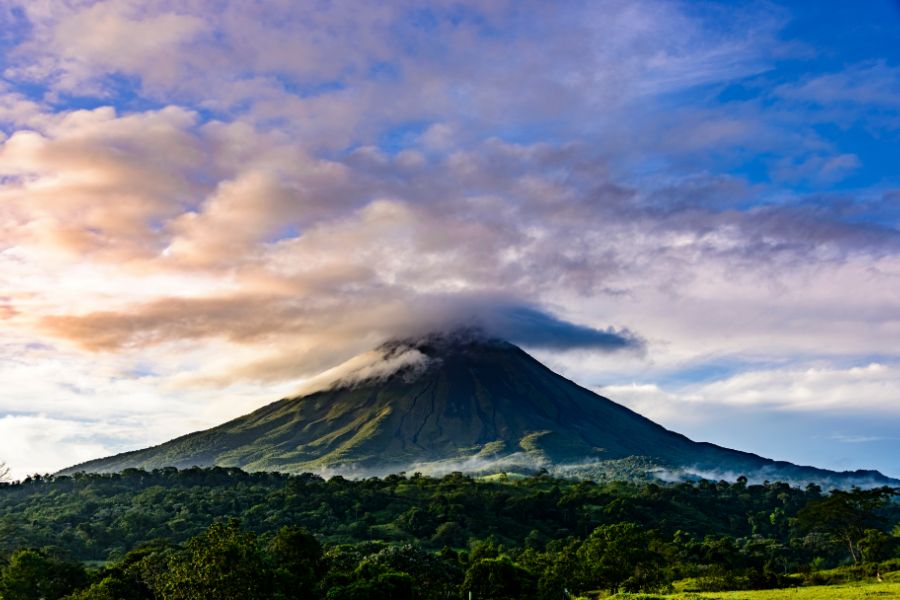 The Ultimate Adventure to Arenal and Poás in Costa Rica